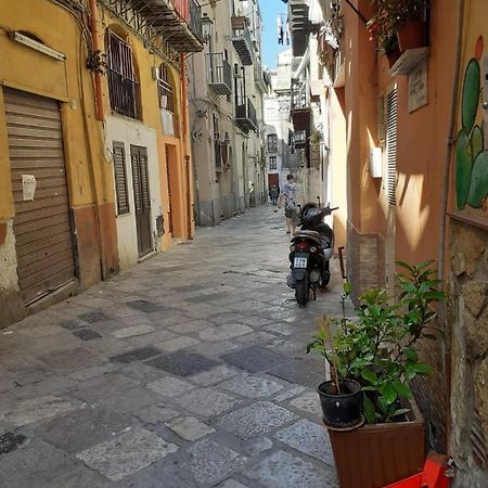 Casa Vacanza Mercato Ballaro' パレルモ エクステリア 写真